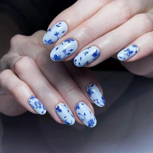 Traditional Floral 24 Piece Nails